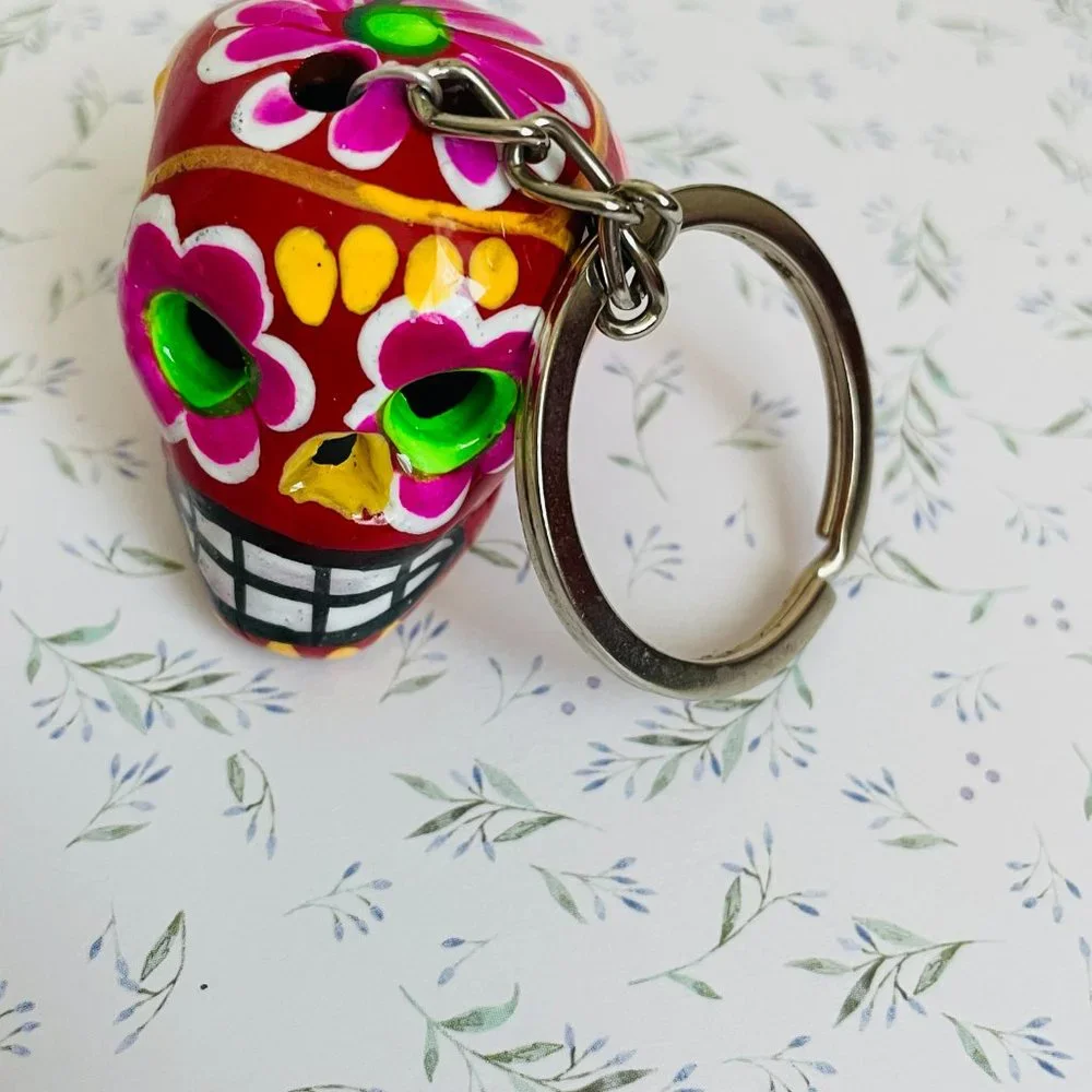 Dia De Los Muertos Colorful Handpainted Skull Keychain/Keyring Mexico NEW